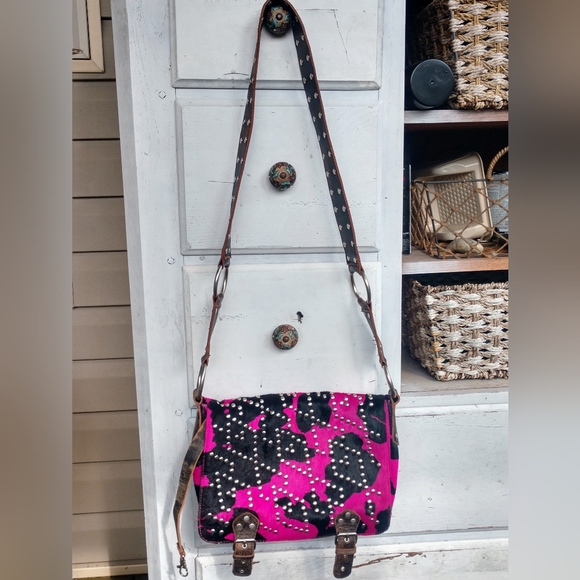 Y2K Betsy Johnson Pink leather cowprint purse - Picture 2 of 3